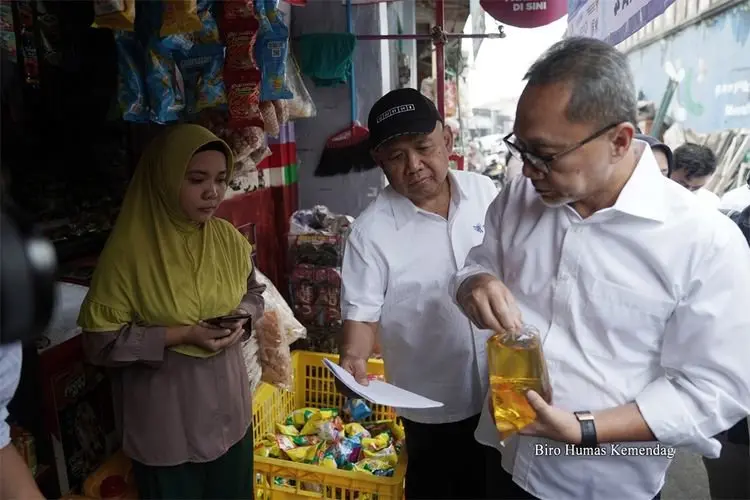 Mendag Akan Luncurkan Minyak Curah Rp14 Ribu dengan Merek 'Minyak Kita'