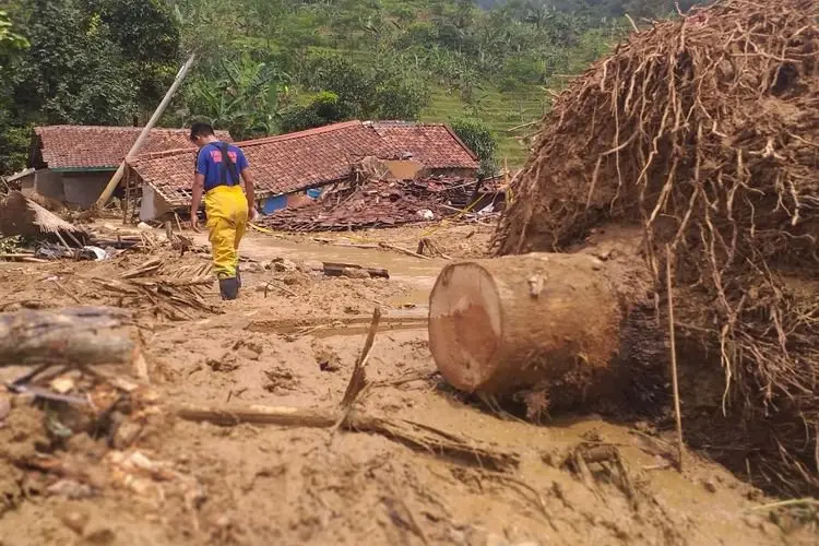 Banjir Bandang Pamijahan Kabupaten Bogor, 2 Orang Warga Kampung Muara Dikabarkan Hilang Terbawa Arus