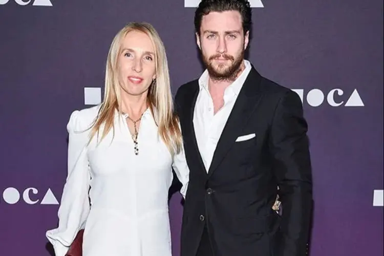 Aaron Taylor Johnson dan Sam Taylor Johnson Unggah Foto Perayaan 10 Tahun Pernikahan dengan Romantis