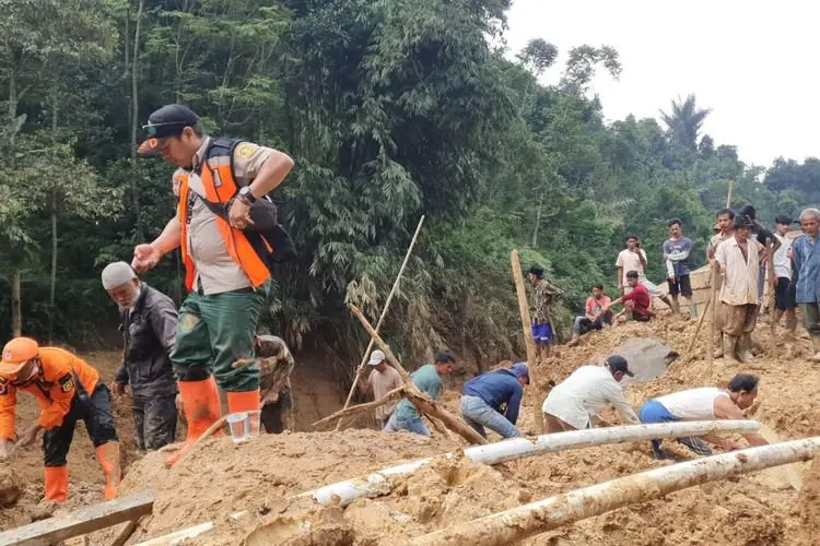 Banjir Bandang dan Tanah Longsor di Bogor Telan Satu Korban Jiwa
