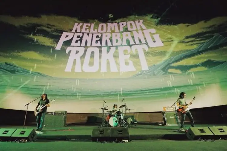 Lirik Laguââ 100% Kontrol â Kelompok Penerbang Roket