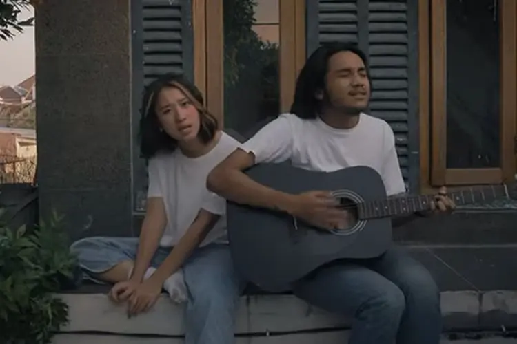Lirik Laguââ Benderang! â Biru Baru