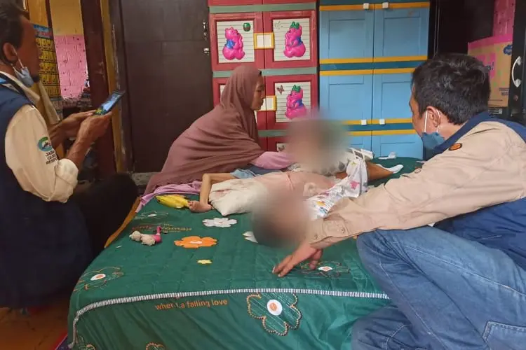 Dua Bocah Asal Depok Mengalami Kelainan Kebutuhan Khusus, JQR Bantu Biaya Pengobatan