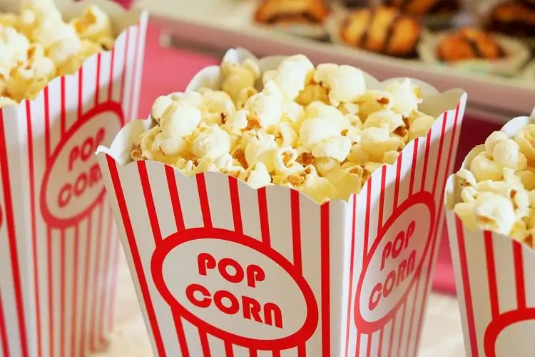 Sering Nonton Bioskop Sambil Nyemil Brondong Jagung? Ini Manfaat Popcorn Bagi Kesehatan Tubuh