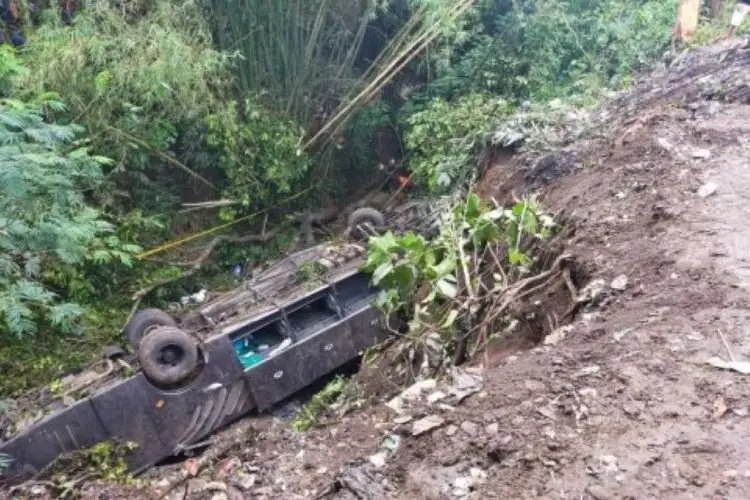 Bawa 59 Rombongan SD Bus Wisata Masuk Jurang, Tiga Orang Tewas