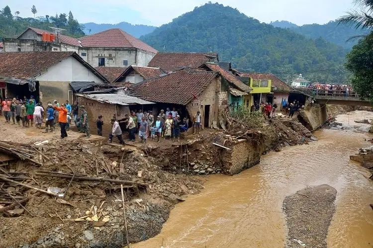 Tiga Nyawa Melawang Akibat Banjir Bandang dan Longsor di Pamijahan dan Leuwiliang Bogor