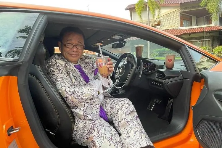 Usai Promo 'Muhammad' Holywings Bikin Gaduh, Hotman Paris Temui Ketua MUI untuk Minta Maaf