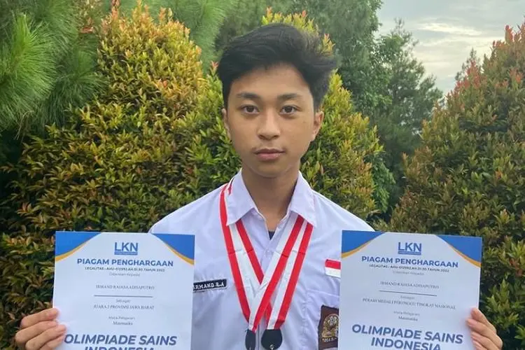 Siswa SMAN 3 Bandung Raih Juara Olimpiade Sains Nasional Tingkat Provinsi Bidang Matematika