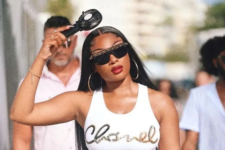 Megan Thee Stallion Tampil Seksi di Festival Musik Glastonbury, Ini Dia Kumpulan Fotonya!