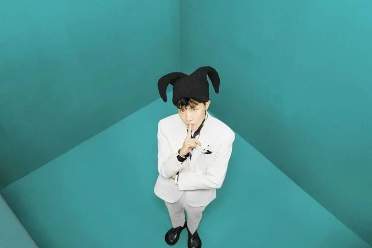 Single Baru J-Hope BTS, Terus Berkarya Solo Bertajuk âMoreâ