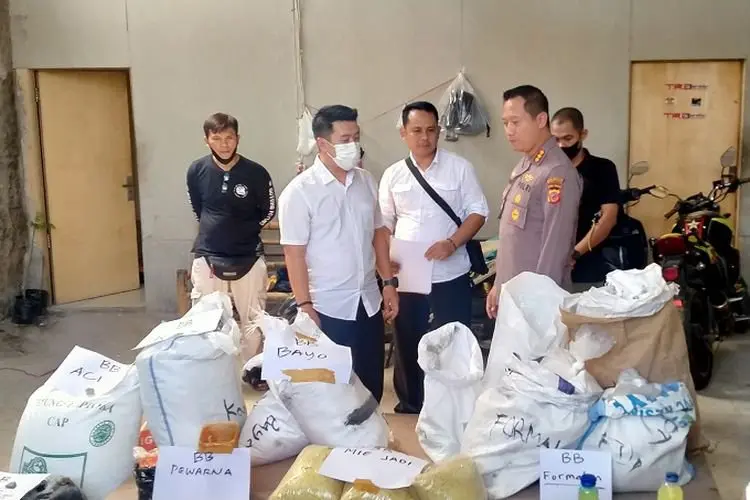 Produksi Mie Berformalin, Rumah di Margaasih Digerebek Polisi