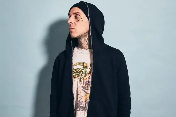 Travis Barker Dilarikan ke Rumah Sakit, Sampai Saat ini Kondisinya Belum Diketahui