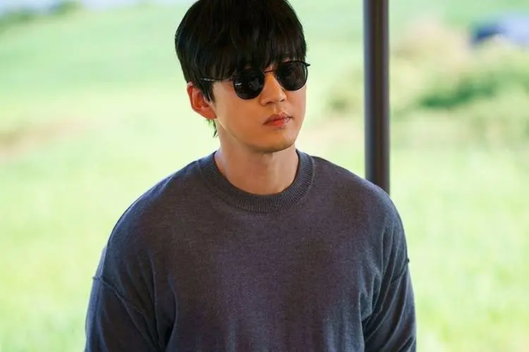 Yoon Kye Sang 'Kiss Sixth Sense' Ungkapkan Terima Kasih pada BTS, 'Squid Game', dan 'Parasite' Karena Hal Ini