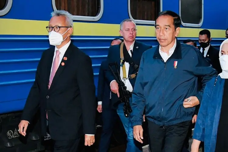 Jokowi Tiba di Kyiv Ukraina, Agenda Pertama Kunjungi Puing Kompleks Apartemen Lipky
