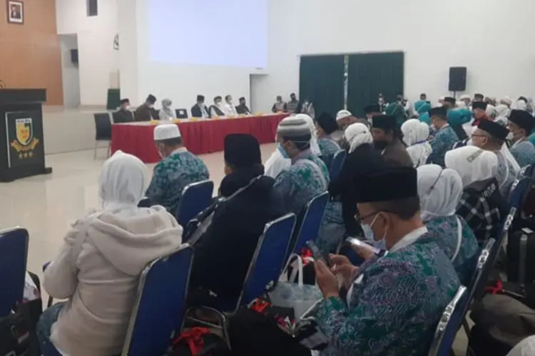 Lepas Ratusan Jemaah Calon Haji Kota Cimahi, Begini Pesan Ngatiyana