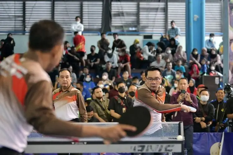 Ridwan Kamil Ikuti Kejuaraan Tenis Meja Adhyaksa Open 2022
