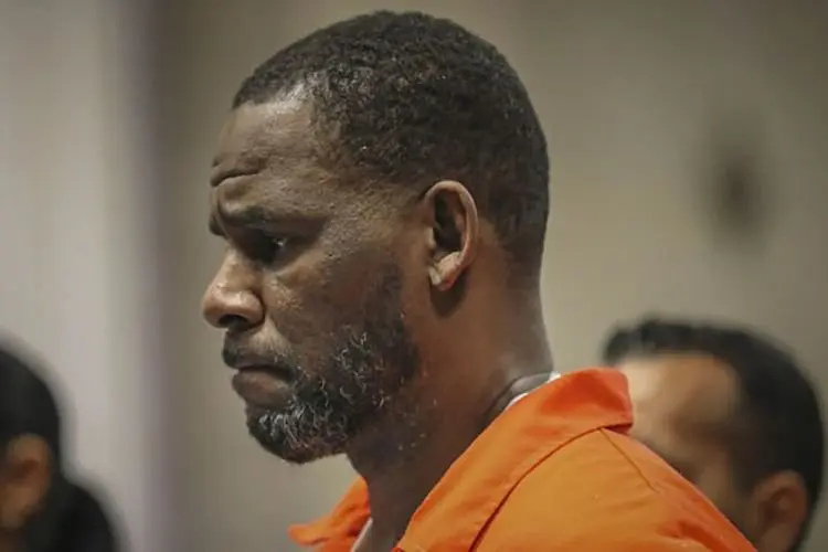 R Kelly Jadi Tersangka Kasus Pelecehan Seksual, Ini Pengakuan Para Korban