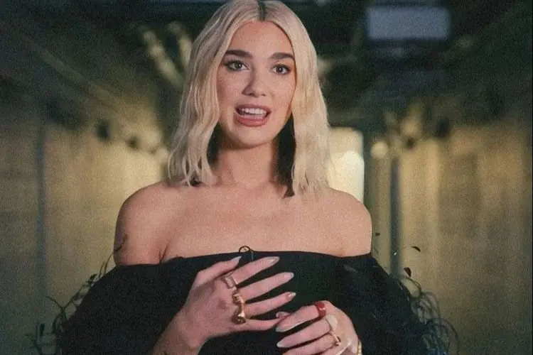 Gaya Fashion Dua Lipa di Instagram Storynya Sangat Seksi dan Menawan, Aura Ceria Selalu Ditampilkan!