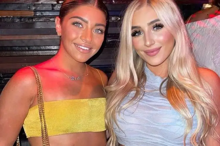 Hadiri Ulang Tahun Teman, Gia Giudice Tampak Cantik dengan Crop Top Kuningnya!