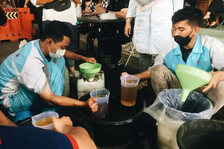 Buruh dan Petani Kritisi Kebijakan Beli Minyak Goreng dengan Aplikasi