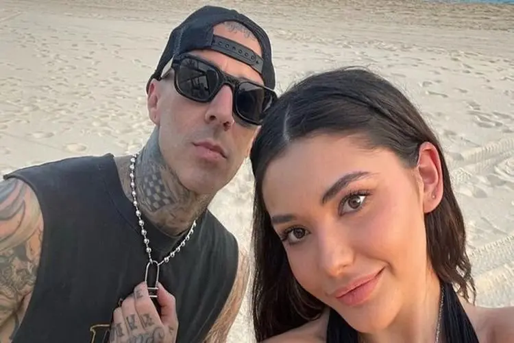 Usai Jalani Pengobatan Intensif, Kondisi Travis Braker Dikabarkan Jauh Lebih Baik