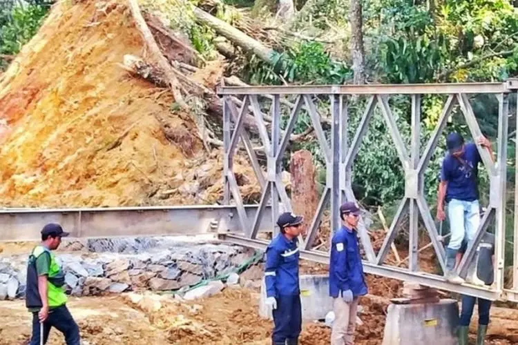 Usai Banjir Bandang di Leuwiliang, Pemkab Bogor Pasang Jembatan Darurat