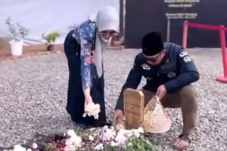 Ridwan Kamil Tunaikan Haji Atas Nama Eril, Pimpin 17 Ribu Jemaah dari Jawa Barat