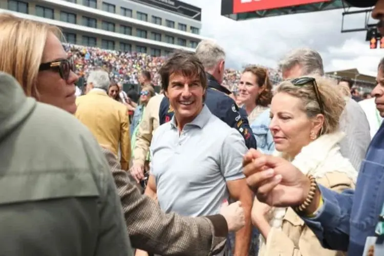 Tom Cruise Rayakan Ulang Tahun ke 60 Sambil Nonton Formula 1 Lenovo British Grand Prix 2022
