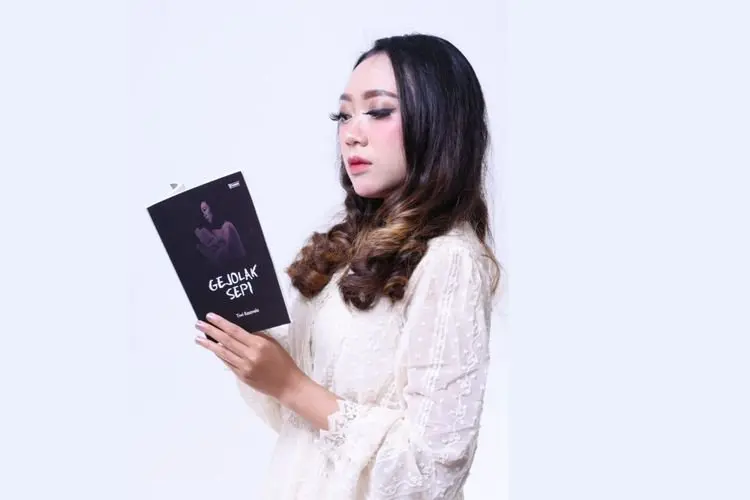 Gejolak Sepi dan Utopia Gila, Novel Terbaru Tiwi Kasavela