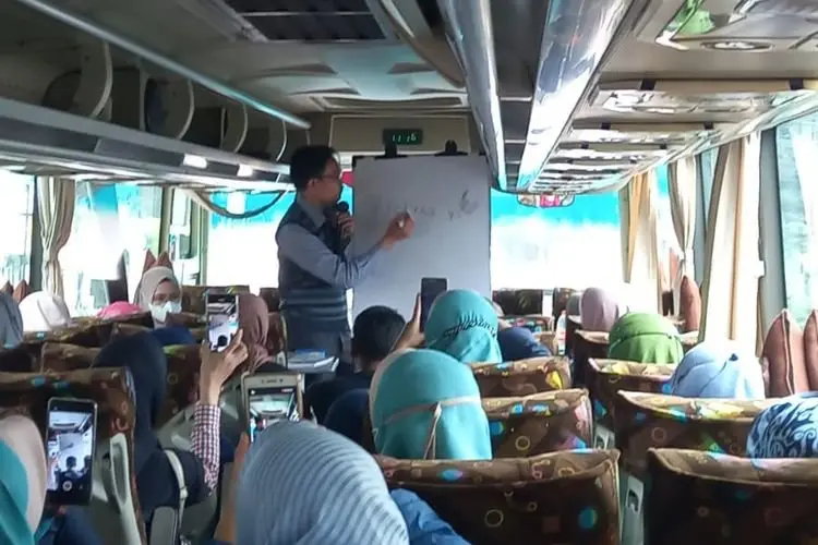 Masjid Al Ukhuwah dan Super Dede Hadirkan Solusi Belajar Matematika Asik Tanpa Panik