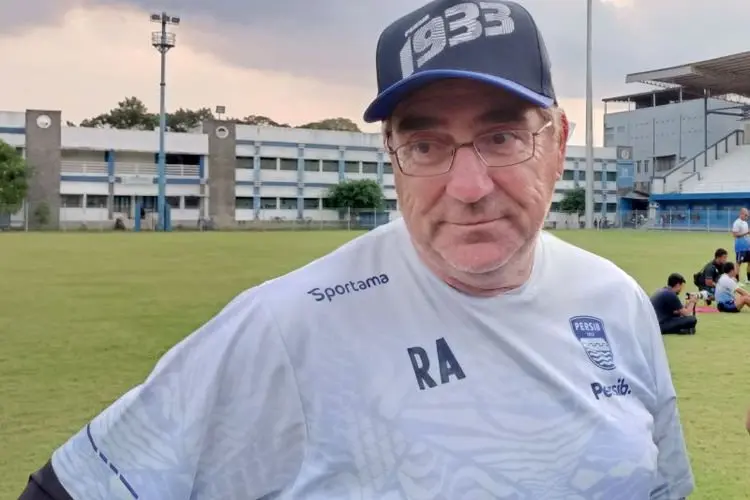 Beberapa Pemain Persib Belum Mendapatkan Jatah Bermain, Ini Alasan Robert Alberts
