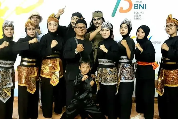 Tim Pencak Silat Kota Bandung Raih Medali Emas Fornas VI Palembang