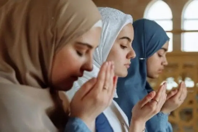 Simak Ini Ketentuan Qadha Sholat Akibat Menstruasi