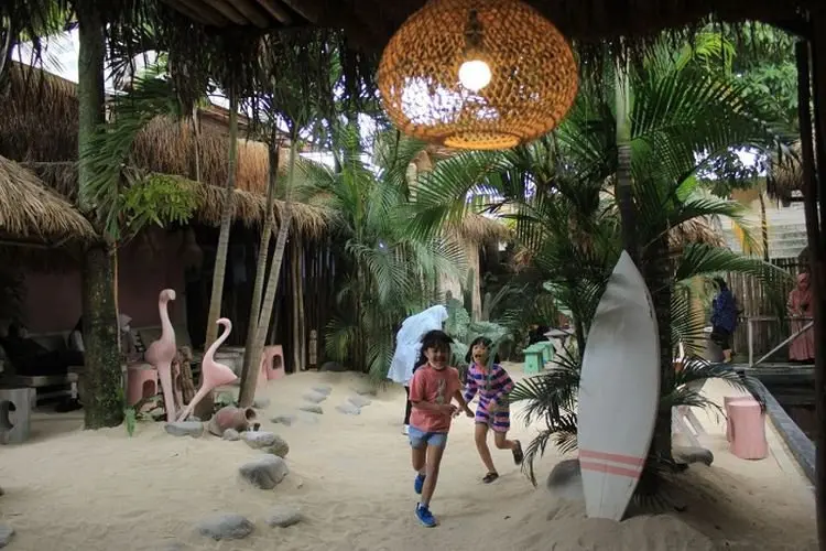 3 Kafe Bernuansa Pantai di Kota Bandung, Buat yang Kangen Pasir Putih...