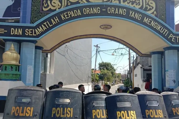 Gegara Kasus Pencabulan Santriwati dengan Tersangka Putra Kiai di Jombang, Puluhan Orang Diamankan Polisi