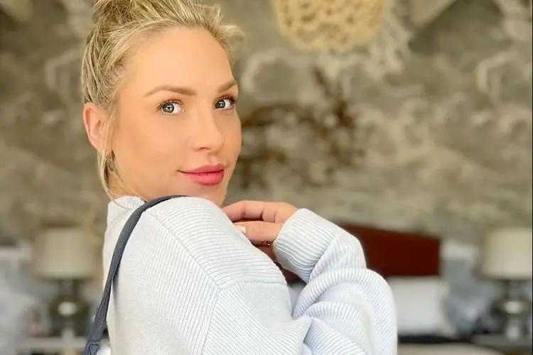 Sharna Burgess Unggah Foto Anak di Instagram untuk Pertama Kali, Ini Nama Lengkapnya!