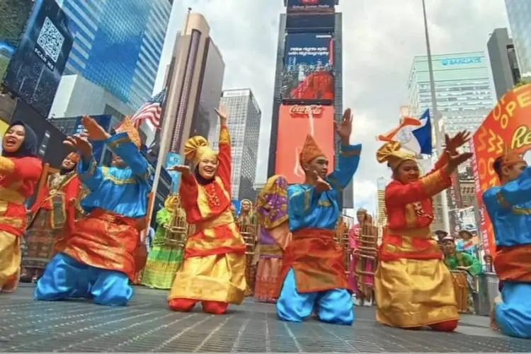 Pergelaran Flash Mob Angklung Memukau di Amerika Serikat
