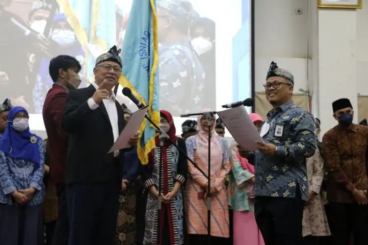 Rektor Tel-U Adiwijaya Dilantik Menjadi Ketua APTIKOM Jawa Barat
