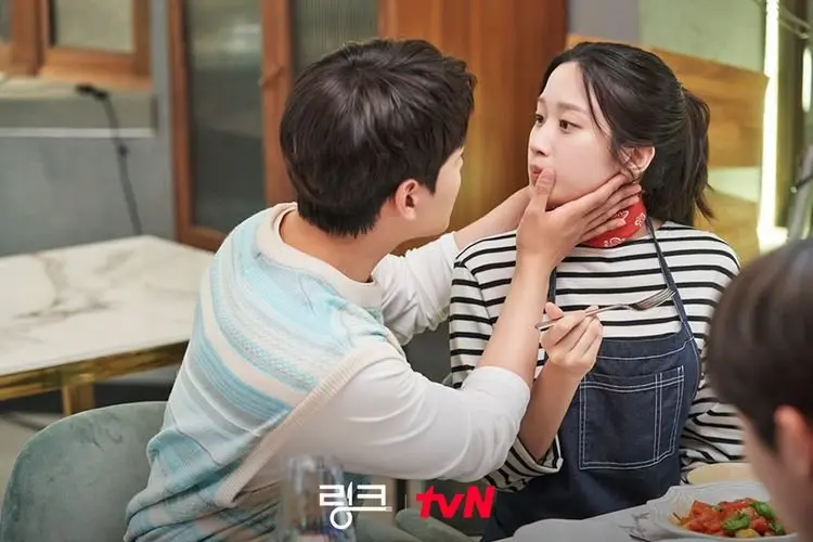 Spoiler Link Eat Love Kill Episode 11: Eun Gye Hoon dan Noh Da Hyun Makin Mesra, Dua Sosok Ini Merasa Aneh