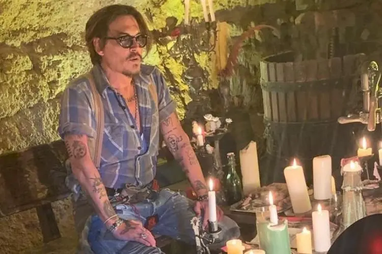 Merasa Sedih, Johnny Depp Banyak Meninggalkan Jejak Amber Heard dalam Lagu Barunya Bersama Jeff Beck