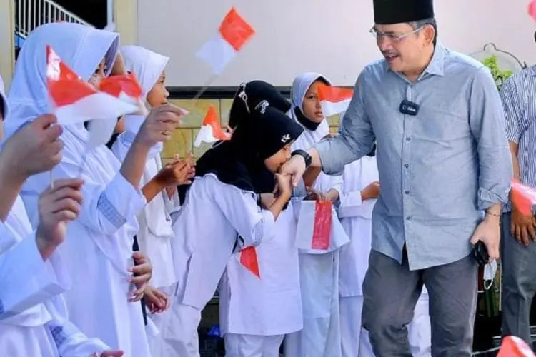 Kang AW Fokus Siapkan Generasi yang Cerdas dan berkualitas