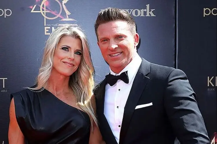 Setelah 23 Tahun Menikah, Bintang âGeneral Hospitalâ Steve Burton dan Sheree Burton Resmi Bercerai