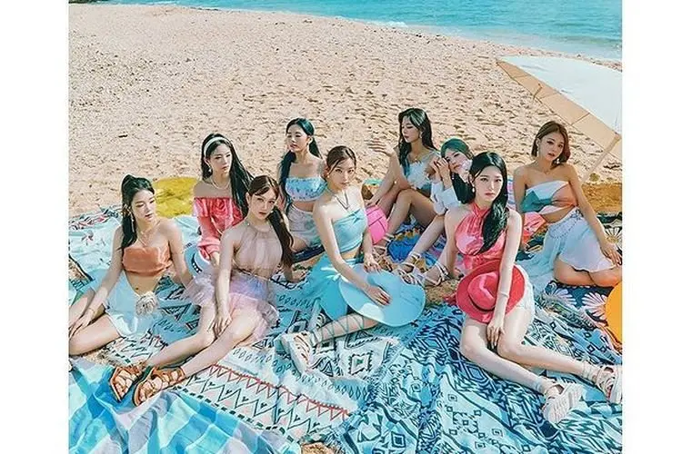 Lontarkan Komentar Kasar Pada fromis_9 yang Tak Ingin Lepas Masker, Repoter Korea Dikecam Netizen