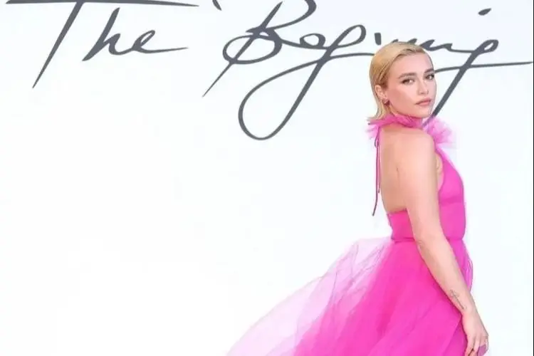 Kenakan Gaun Tipis Perlihatkan Payudara, Florence Pugh Banjir Hujatan!
