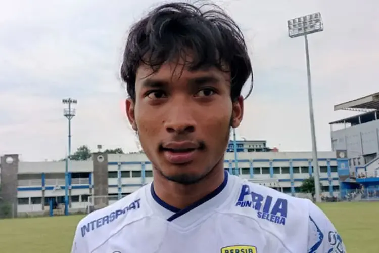 Demi Lebih Mirip Hariono di Persib, Robi Darwis Bertekad Bulat Panjangkan Rambut