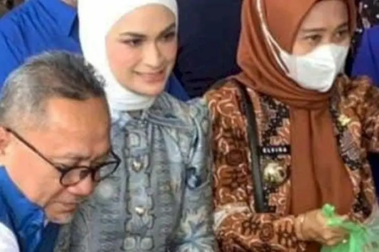 Pengamat Politik Sebut Aksi Zulhas Bagi-bagi Minyak Sambil Ajak Pilih Anaknya Tak Patut