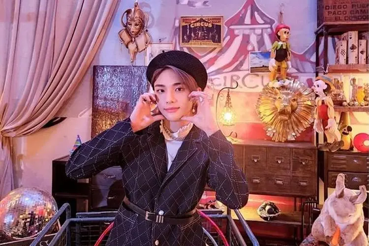 Alami Cedera Tangan, Hyun Jin Tidak Akan Berpartisipasi Penuh dalam Tur Dunia Stray Kids Selanjutnya