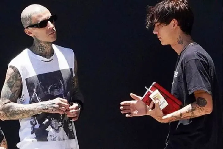 Sembuh dari Sakit, Travis Barker Kembali Bekerja Bareng Landon Barker di Studio DTA Records