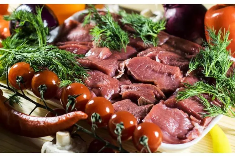 Jangan Berlebihan, Inilah 5 Bahaya Makan Daging Kambing Terlalu Banyak