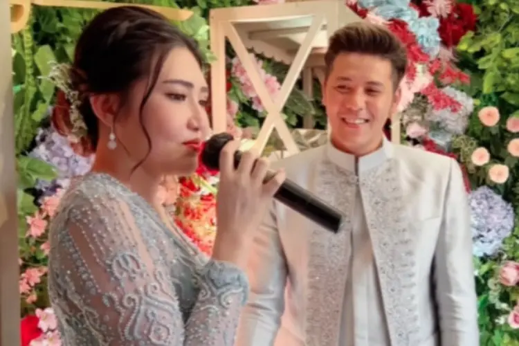 Selamat! Via Vallen dan Chevra Yolandi Sah Jadi Suami Istri